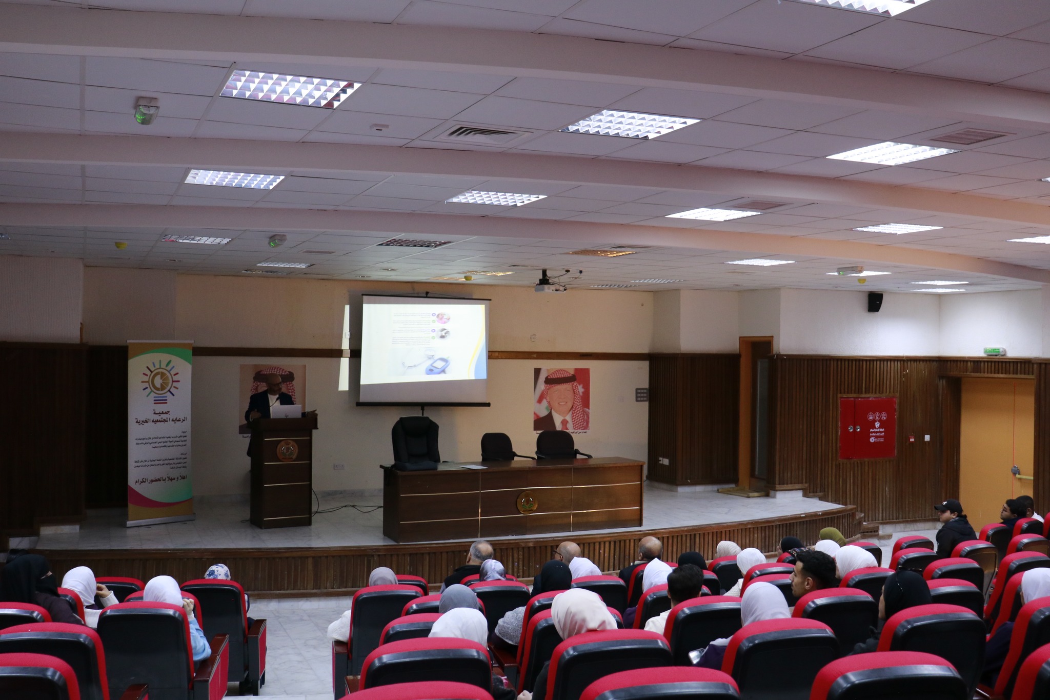  بمناسبة اليوم العالمي للسكري ورشة توعوية حول مرض السكري في جامعة الحسين بن طلال